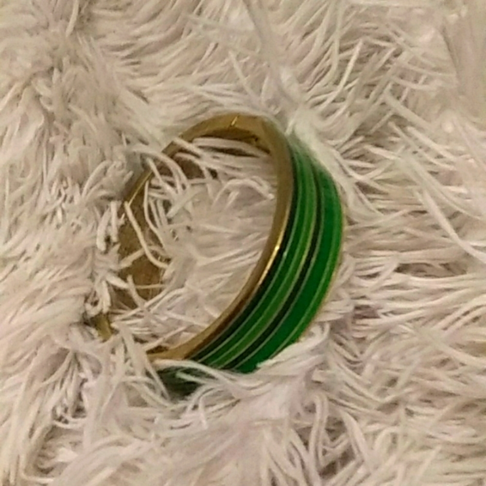 Bangle bracelet
